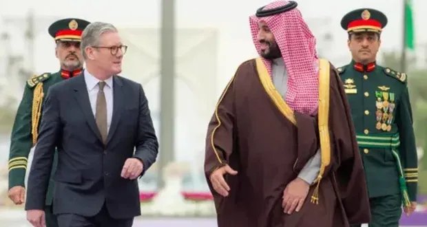 اتصال هاتفي بين ولي العهد السعودي ورئيس الوزراء البريطاني لبحث تداعيات التصعيد الإسرائيلي الإيراني