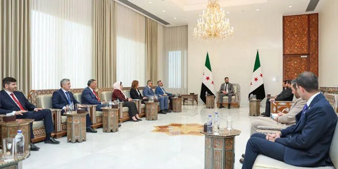 الرئيس الأسد يترأس اجتماع اللجنة العليا لانتخابات مجلس الشعب في دمشق