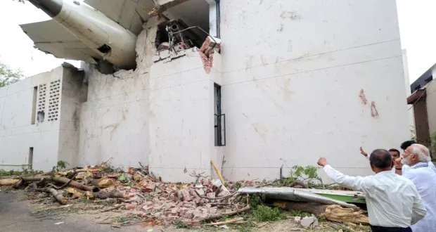 خطأ فادح في ملخصات غوغل الذكية: معلومات مضللة حول حادث تحطم طائرة الخطوط الهندية