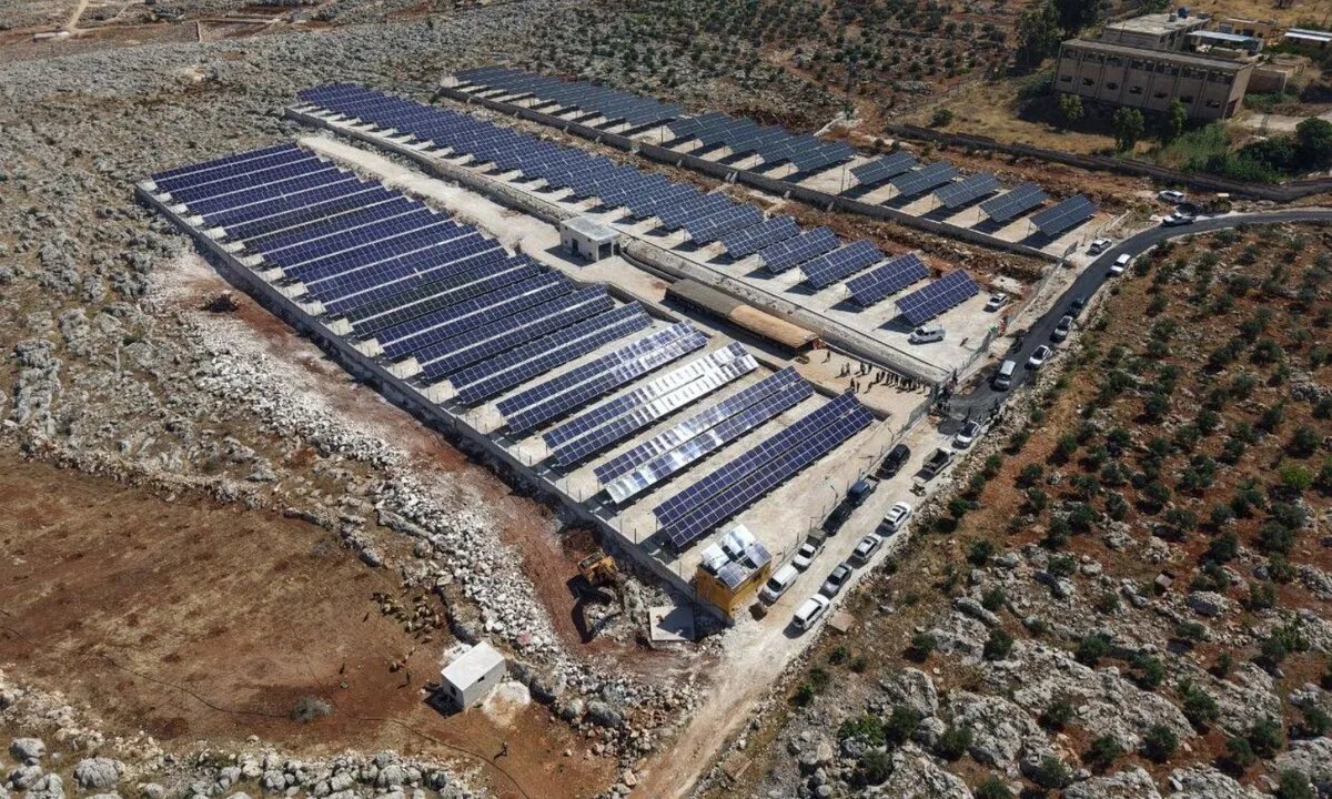سوريا تتجه نحو الطاقة الشمسية لتشغيل محطات المياه: حلول مستدامة لمواجهة أزمة الكهرباء
