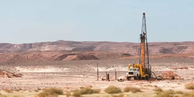 مصر تكشف عن بئر نفط وغاز جديدة في الصحراء الغربية: اكتشاف واعد يعزز الإنتاج
