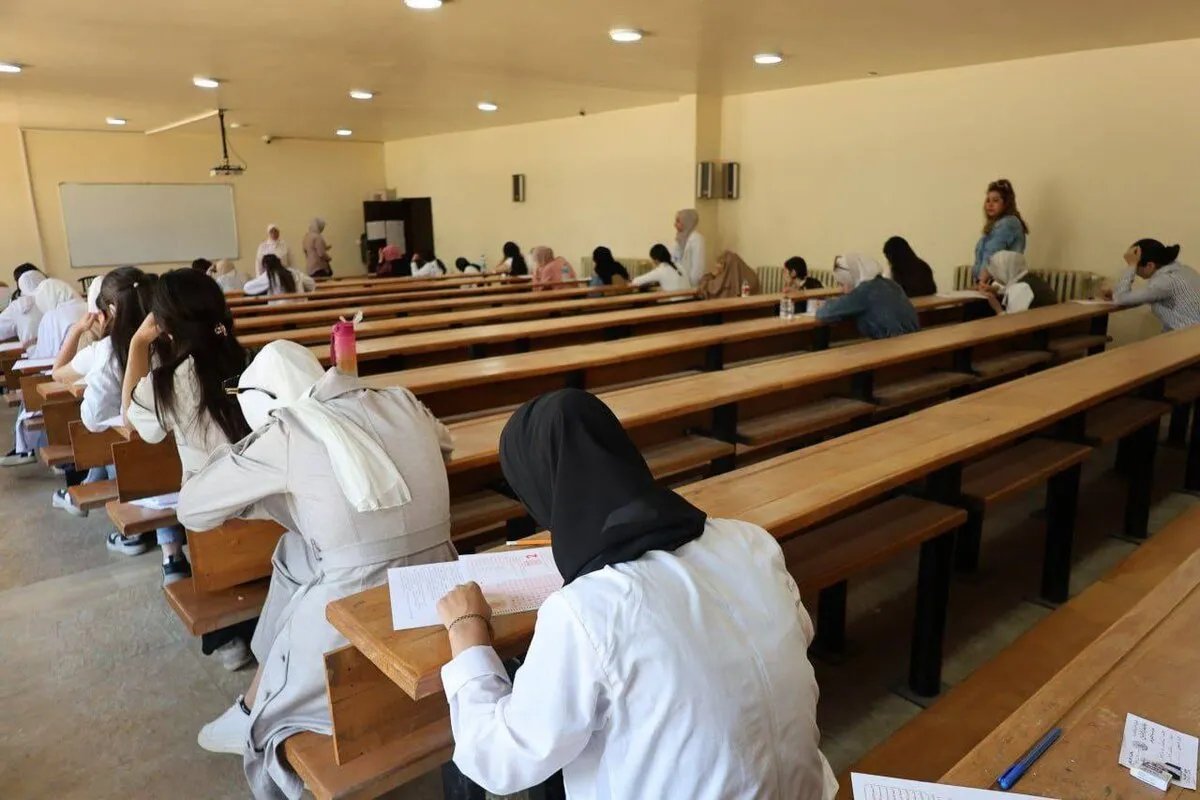 إقبال كبير على امتحانات التمريض بجامعة دمشق: ألف طالبة يتنافسن