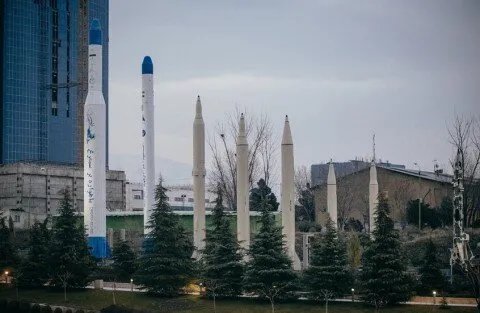 إيران تكشف عن ترسانة صواريخ جديدة "لم يعرفها العالم" وتلوح باستخدامها ضد إسرائيل