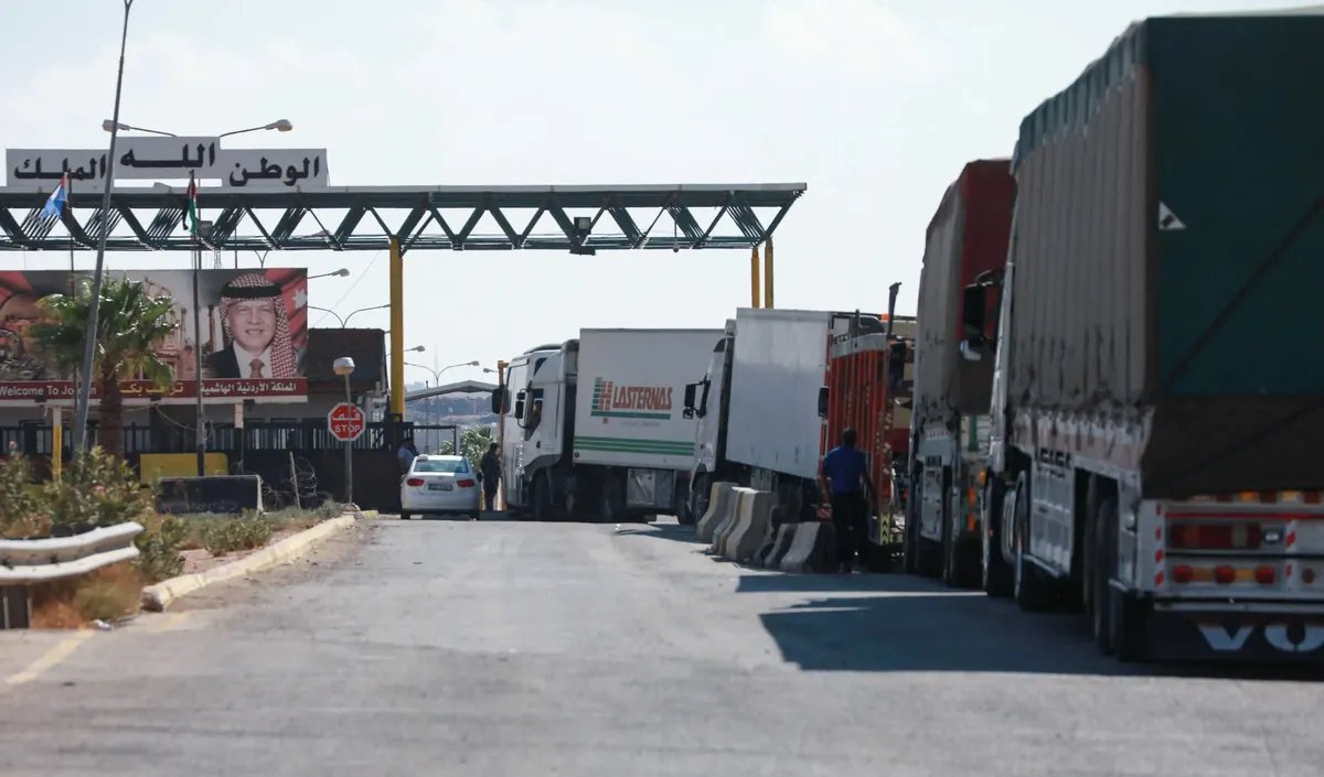 الأردن يُسهّل عبور الشاحنات السورية: إجراءات جديدة لتعزيز التبادل التجاري