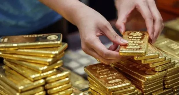 الذهب يقفز لأعلى مستوى في شهرين مع تصاعد التوترات بين إيران وإسرائيل: ما الأسباب وكم بلغ السعر؟