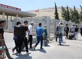 تركيا توقف 1,029 مهاجراً و84 مهرباً في عملية أمنية كبرى ضد تهريب البشر