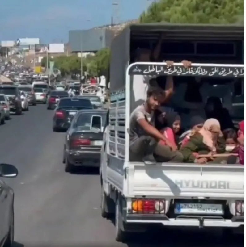 النظام السوري ينقل 40 عائلة عائدة من لبنان إلى ريف إدلب وسط تساؤلات ومخاوف حقوقية