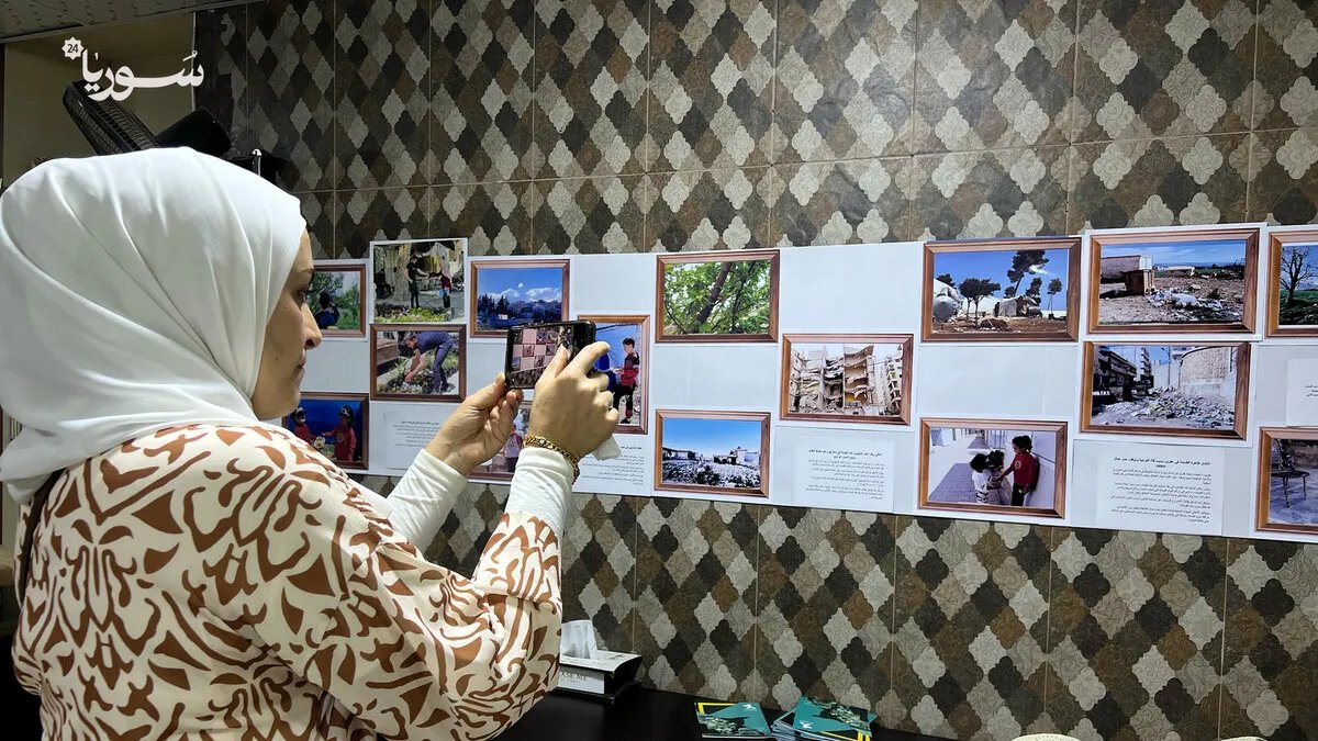 بعيون يافعات عفرين: معرض "عدسة وحكاية" يوثق الواقع المرير وينشر الأمل