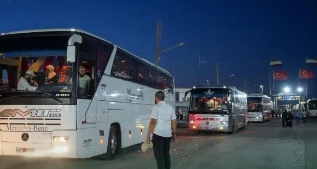 بعد تغيير مسار رحلاتهم: وصول الدفعة الأولى من الحجاج السوريين عبر معبر باب السلامة