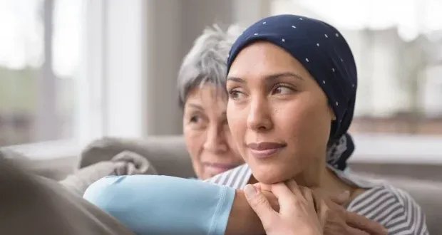 لماذا تتزايد إصابات السرطان بين النساء تحت سن الخمسين؟ الأسباب والتفسيرات