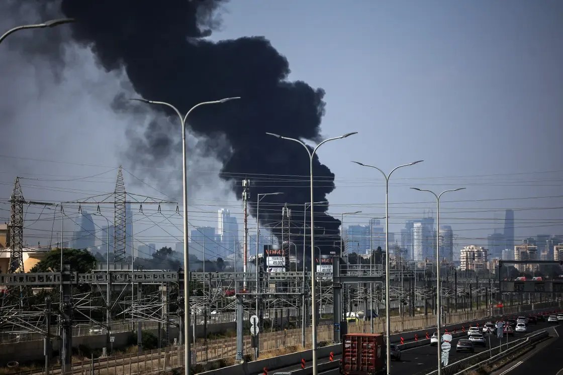 تصعيد خطير: قصف إيراني يستهدف تل أبيب وسط تصاعد التوتر بين البلدين