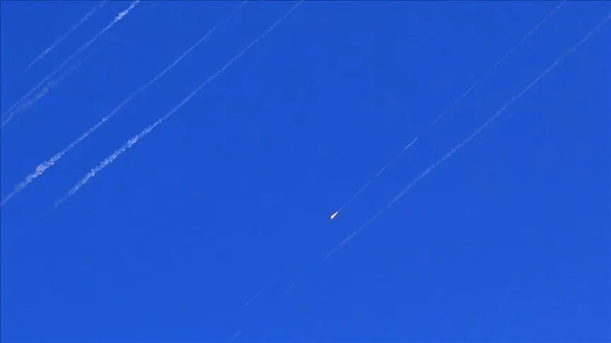 هجوم صاروخي إيراني يستهدف تل أبيب: إصابات في صفوف الإسرائيليين