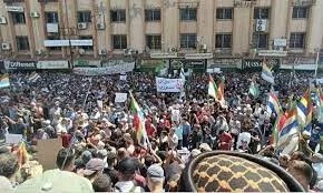 مظاهرات ساحة الكرامة تندد بالتشكيلة الحكومية الجديدة وتطالب بالإصلاح الشامل