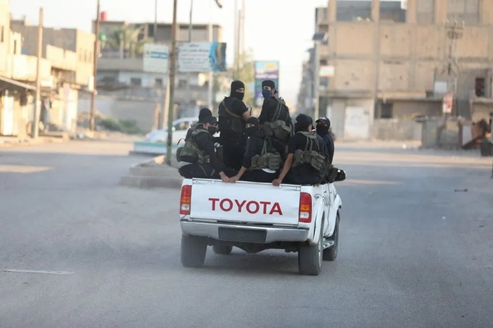 دير الزور: حملة أمنية مكثفة لمكافحة انتشار السلاح غير القانوني