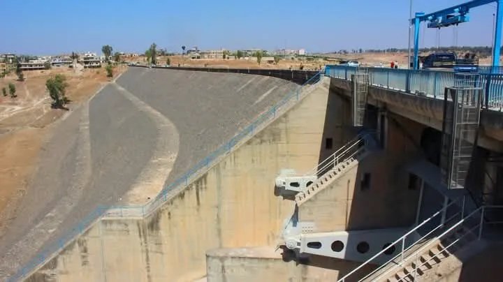 صيانة عاجلة لسد الرستن: ترميم الأضرار الناجمة عن القصف لضمان السلامة والاستقرار