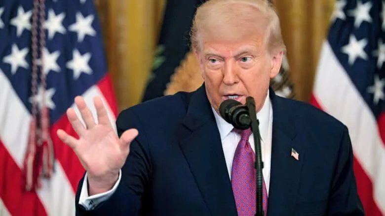 تصعيد اللهجة: ترامب يطالب إيران بالاستسلام و طهران تدعو سكان تل أبيب وحيفا للإخلاء