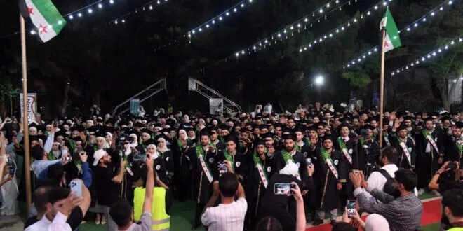 جامعة دمشق تحتفل بتخريج دفعة "النصر 2024" من كليتي طب الأسنان والإعلام