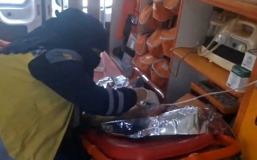 مأساة في ريف حلب: وفاة طفلة وإصابة شقيقتها بحروق خطيرة في حريق مخيم