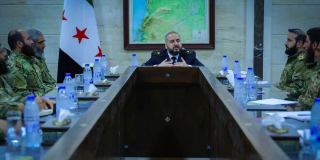 وزير الدفاع يناقش تطوير الهيكلية الإدارية للقوات المسلحة