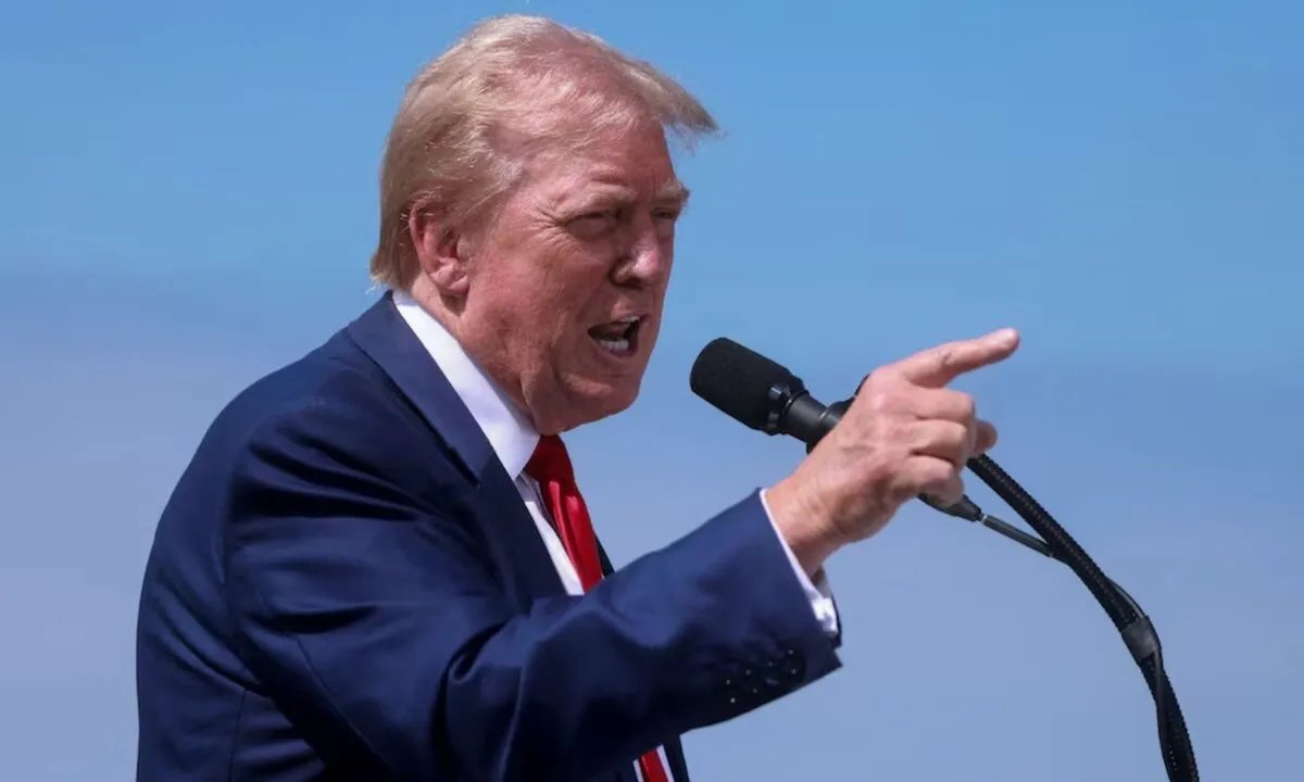 تصاعد التوتر: أمريكا تدرس التدخل العسكري في المواجهة الإسرائيلية الإيرانية وسط تبادل الضربات