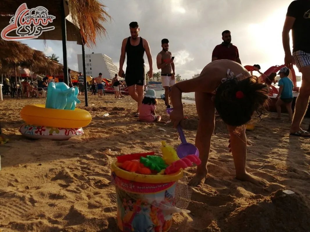 اللاذقية تفتح شواطئها مجاناً: مواقع جديدة للسباحة للجميع