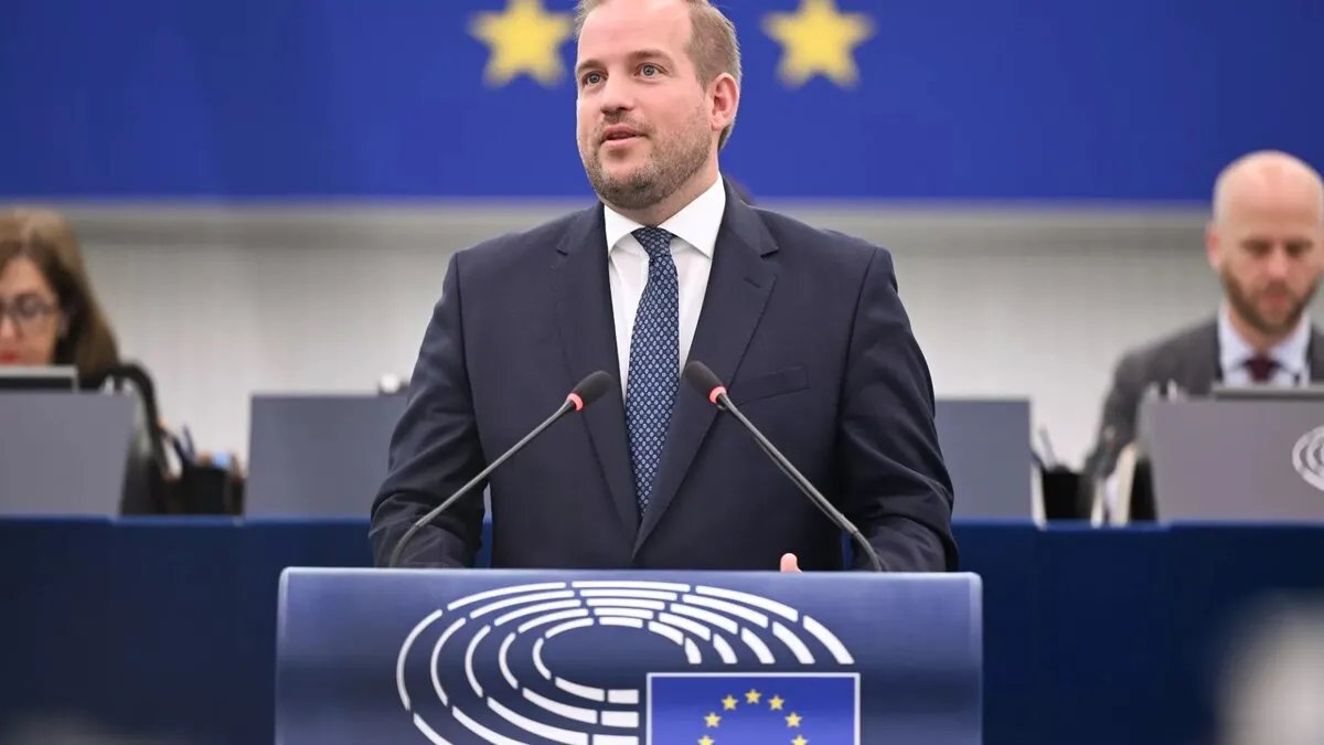 البرلمان الأوروبي يقر قانونًا تاريخيًا لتجريم استغلال الذكاء الاصطناعي في الاعتداء الجنسي على الأطفال