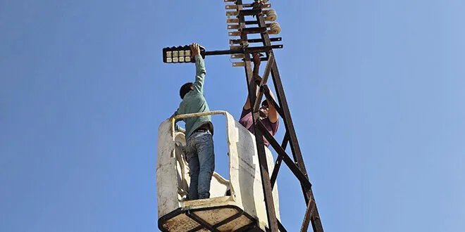 كفرزيتا تضيء شوارعها بالطاقة الشمسية ضمن حملة "حماة تنبض من جديد"