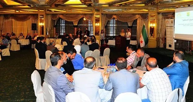 وزارة الصحة تبحث حلولاً للحد من هجرة الكفاءات الطبية في ورشة عمل بدمشق