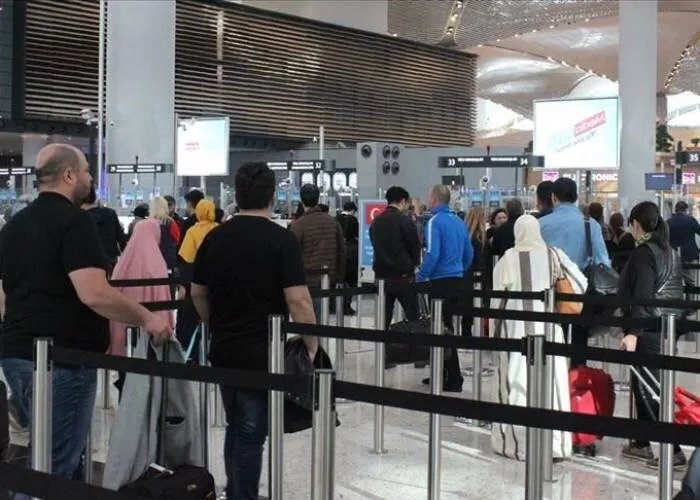 18 سورياً معظمهم من السويداء عالقون في مطار إسطنبول بعد منع رحلتهم إلى فنزويلا