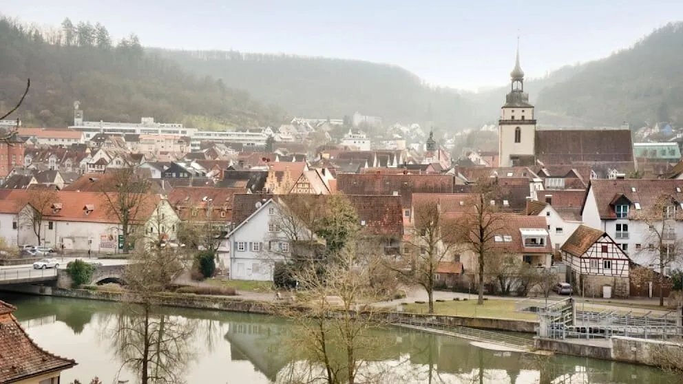 ألمانيا: جريمة مروعة تهز الرأي العام.. اختطاف واحتجاز سيدة عارية لمدة 32 ساعة!