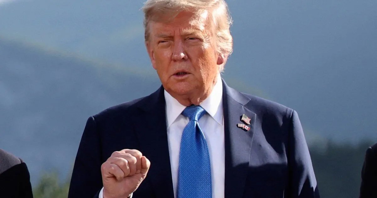 ترامب يراوغ بشأن ضربة أمريكية محتملة لإيران ويكشف عن طلب إيراني للتفاوض