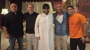 تركي آل الشيخ يحتفي بعادل إمام في منزله: "ربنا يسعد بيك مصر"