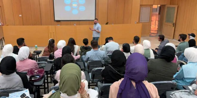 جامعة حلب تستكشف أسرار التألق المهني الذكي في محاضرة للدكتور عبد الله سعود