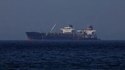 ناقلة نفط إيرانية تصل إلى طرطوس وسط أزمة وقود خانقة في سوريا