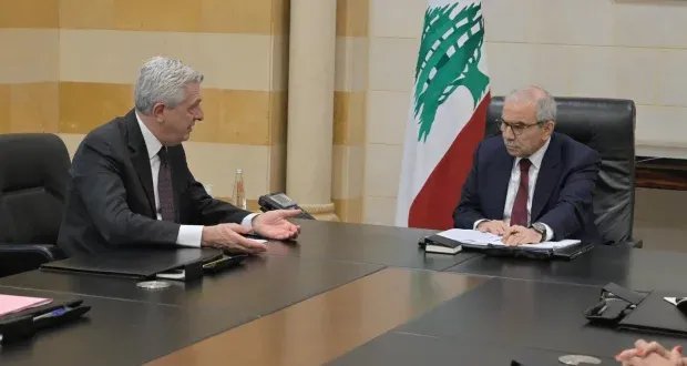 رئيس الوزراء اللبناني يبحث مع المفوض الأممي خطة عودة النازحين السوريين