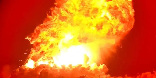 فشل جديد لـ"سبايس إكس": انفجار صاروخ "ستارشيب" خلال اختبار في تكساس