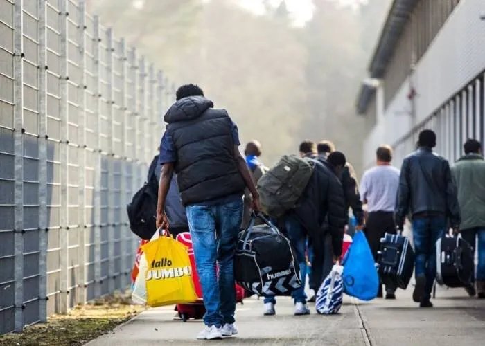 هولندا تعلن إجراءات مشددة للحد من تدفق اللاجئين وترحيل غير المؤهلين