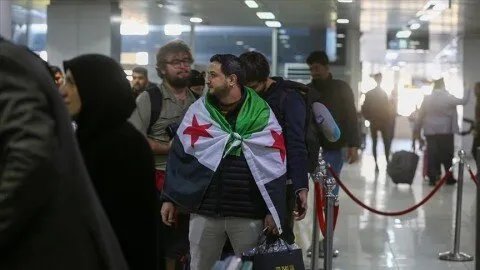 عودة الأمل: أكثر من مليوني لاجئ ونازح سوري يعودون إلى ديارهم منذ ديسمبر