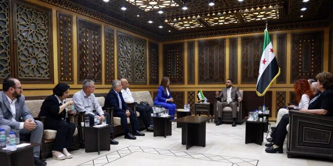 مدير الشؤون السياسية بالحسكة يلتقي ممثلي الطائفة المسيحية ويناقش مطالبهم