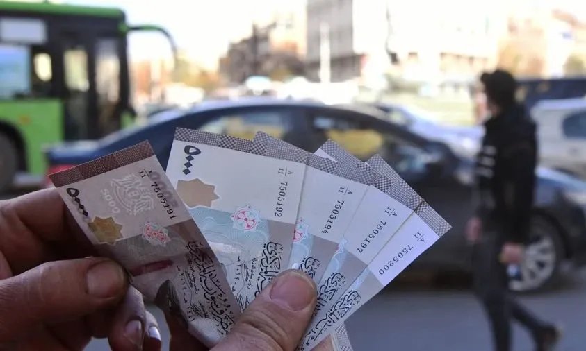 تأخير صرف منحة الرئيس للكوادر التعليمية بسبب أخطاء في حسابات "شام كاش"