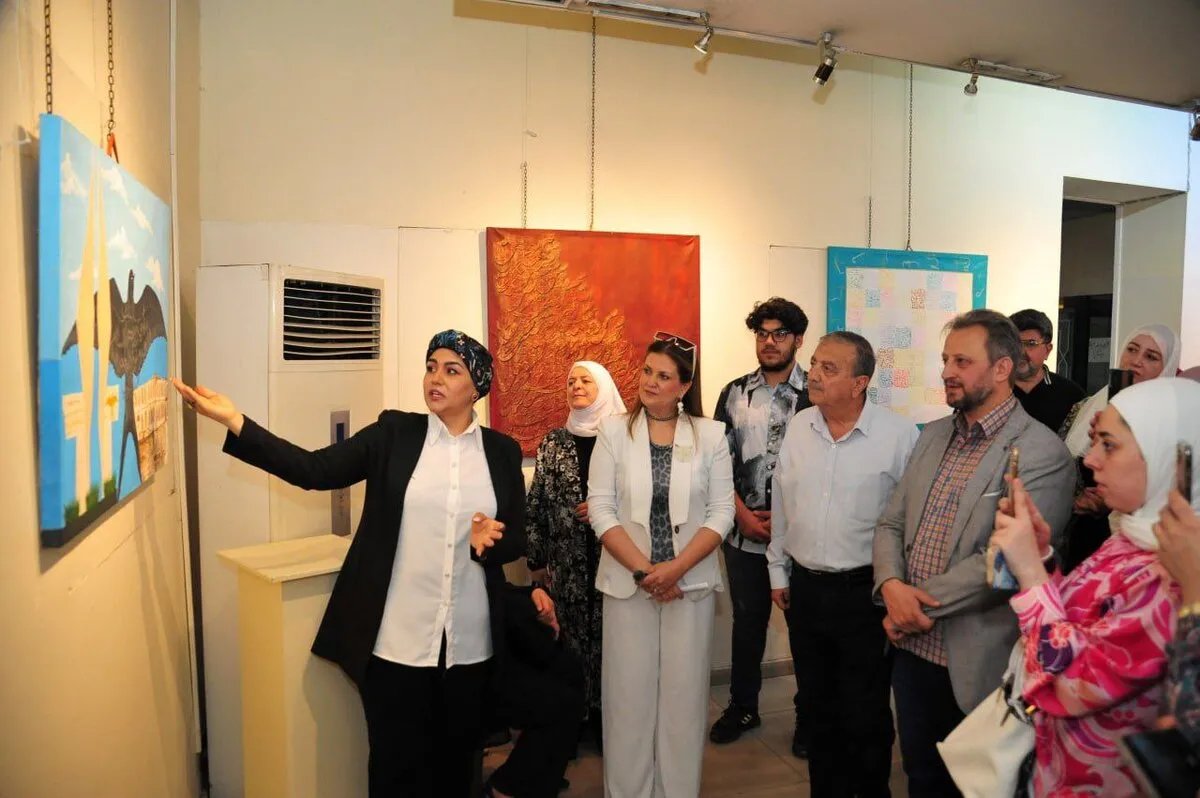 أماني مسكة تفتتح معرض "فوضى أنيقة" في دمشق احتفاءً بالفن الحروفي