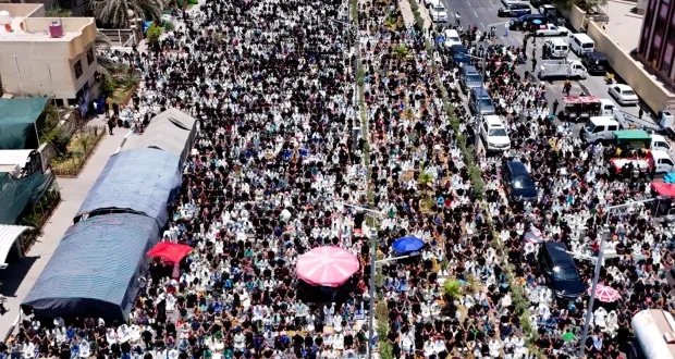 العراق: الآلاف يتظاهرون تنديداً بالهجوم الإسرائيلي على إيران بدعوة من الصدر