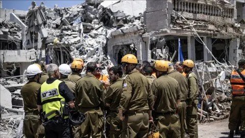 إيران تشن هجوماً صاروخياً على إسرائيل: قتيل وعشرات الإصابات وإعلان عن استهداف قواعد عسكرية ومنشآت دفاعية