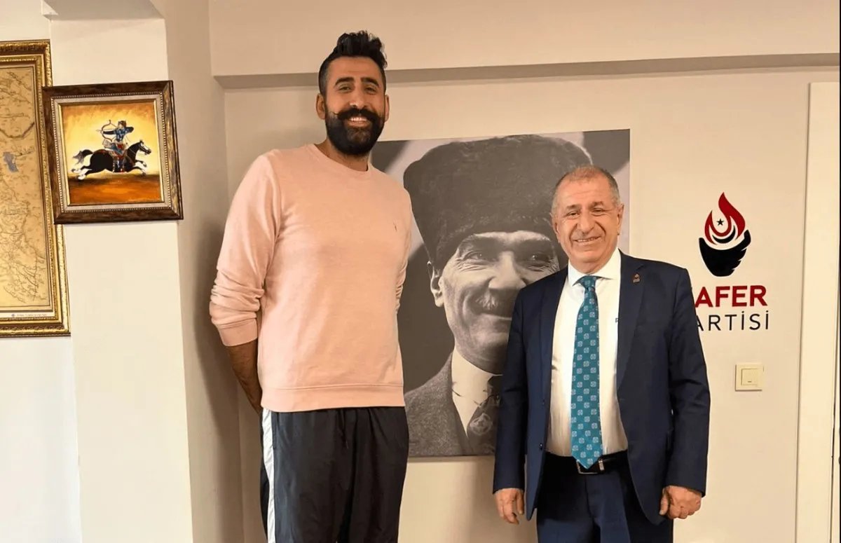 وزارة الرياضة السورية توقف صفقة لاعب تركي بسبب تصريحاته العنصرية ضد السوريين