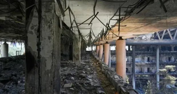 إيران تهدد باستهداف شحنات الأسلحة المتجهة إلى إسرائيل وتعتبرها "عملاً عدائياً"