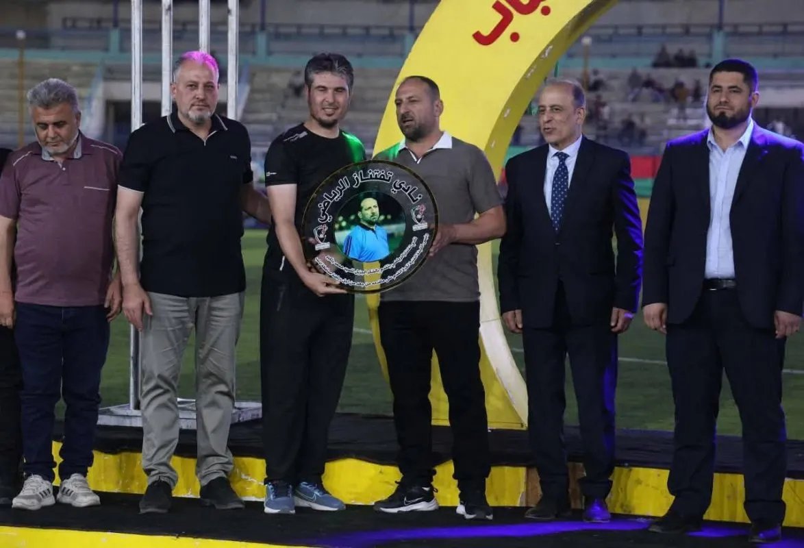 محافظ إدلب يكرم فريقي أمية وخان شيخون لتأهلهما للدوري السوري الممتاز