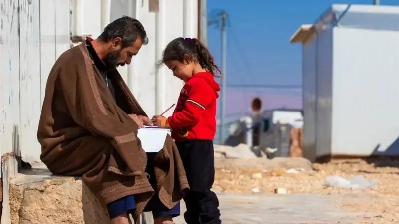 بعد سقوط نظام الأسد: لماذا يتردد لاجئون سوريون في الأردن بالعودة إلى ديارهم؟