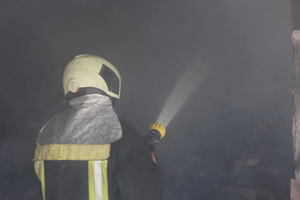 يوم حافل بالحرائق في سوريا: 13 حريقًا وإصابة طفلين في إدلب