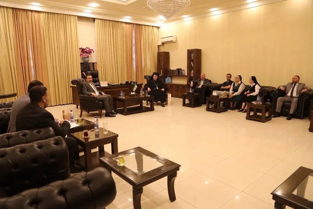 وزارة التربية السورية تبحث إعادة ترخيص المدارس المستولى عليها وتضمن سلامة الطلاب