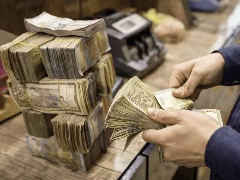 مرسوم رئاسي بزيادة الرواتب 200% بعد وصول المنحة القطرية المرتقبة